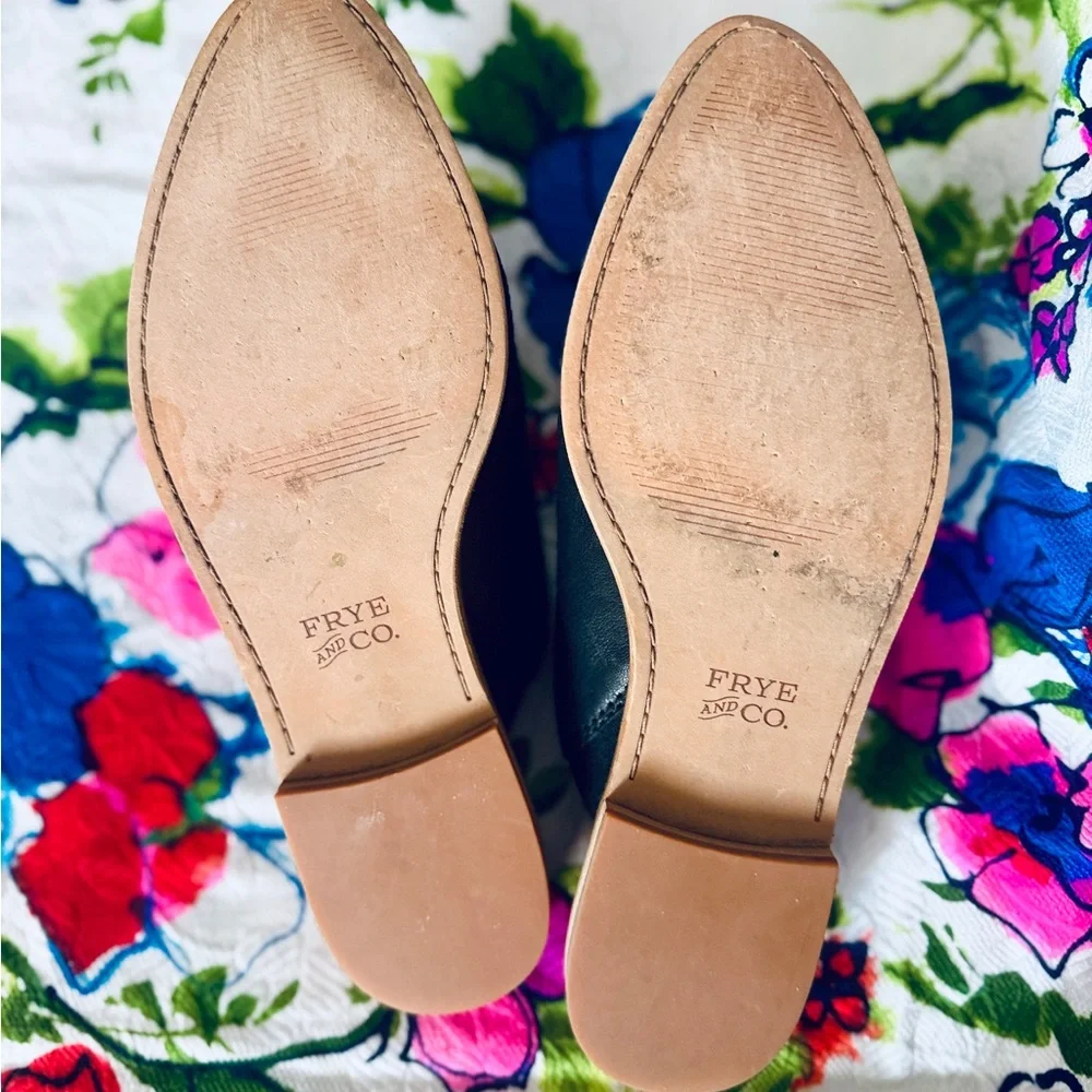 Elegant Black Leather Mules - Picture 6 of 6